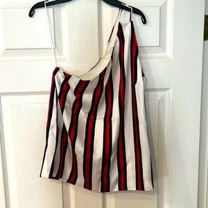 One shoulder top